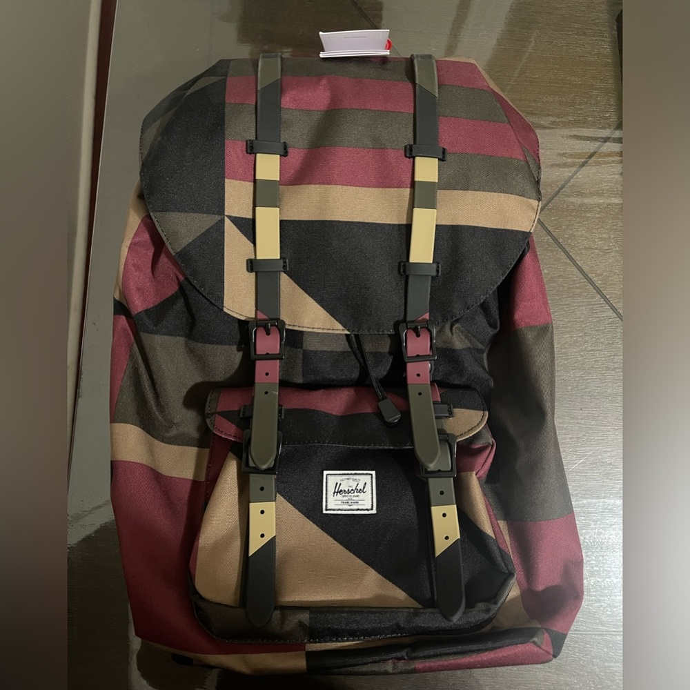 Herschel Backpack Little America Red in Windsor Wine Frontier Geo